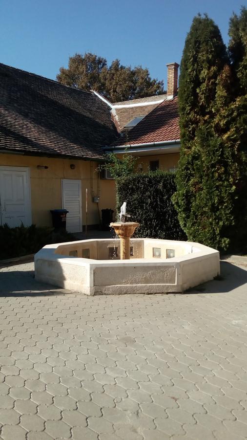 Hangulat Vendeghaz Apartmanok Orosháza Dış mekan fotoğraf