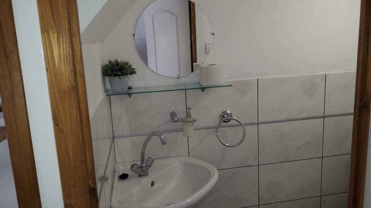 Hangulat Vendeghaz Apartmanok Orosháza Dış mekan fotoğraf